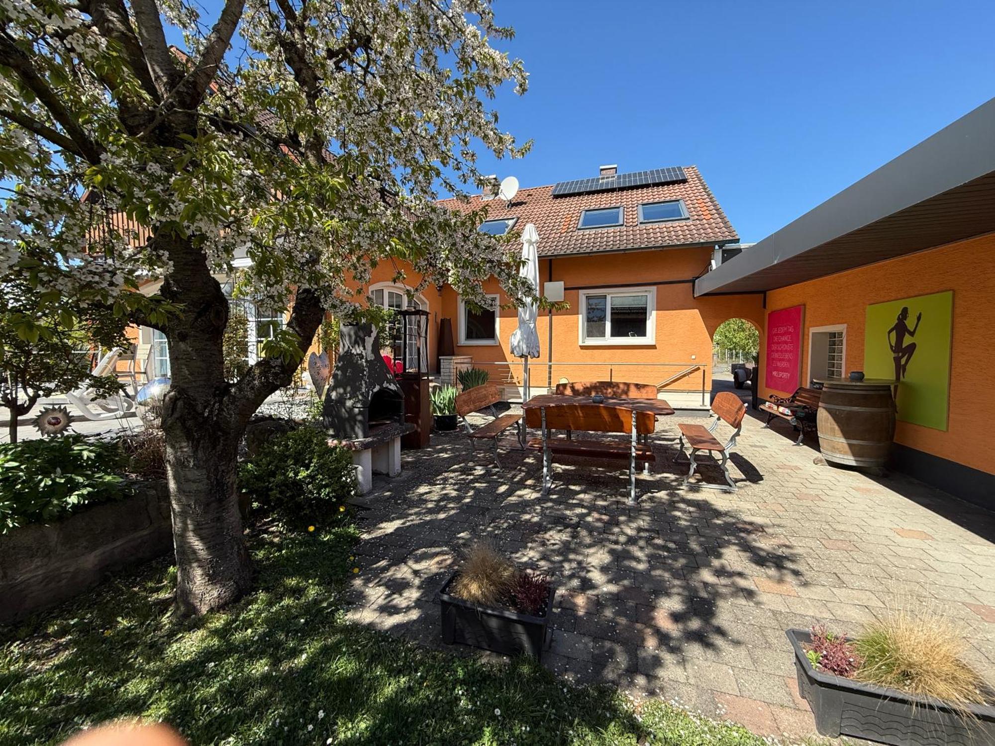 B&B'S Im Aischgrund Adelsdorf Buitenkant foto