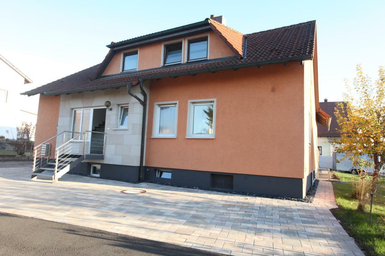 B&B'S Im Aischgrund Adelsdorf Buitenkant foto