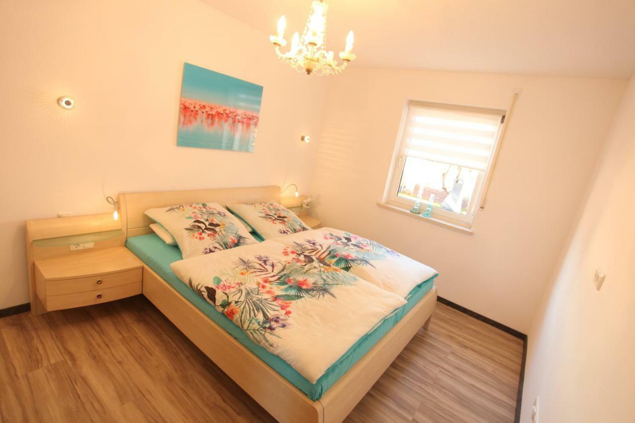 B&B'S Im Aischgrund Adelsdorf Buitenkant foto